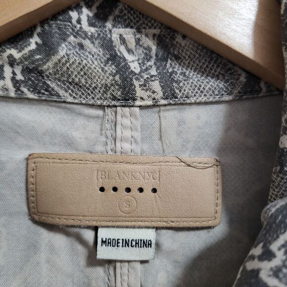 Blank NYC Lightweight Snake Moto Crop Lyocell Jacket Size Small - Picture 3 of 8